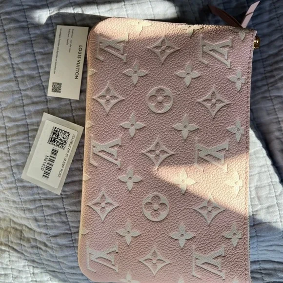 Pink Louis Vuitton Double Zip Pouchette Limited Edition - Picture 7 of 7